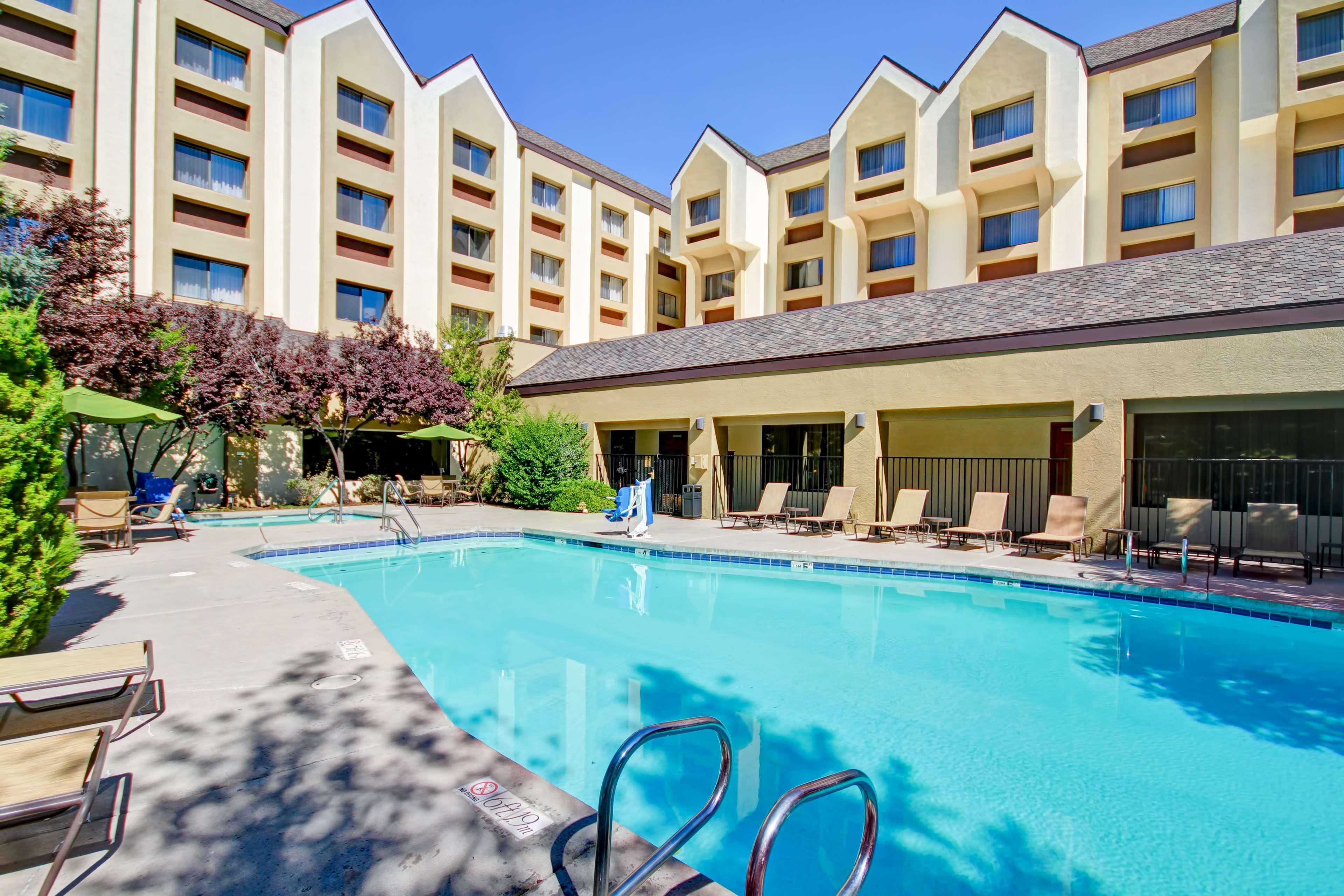 Doubletree By Hilton Hotel Flagstaff Extérieur photo
